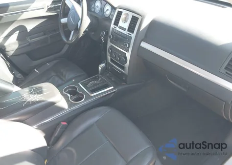 2010 Chrysler 300 Touring/Signature Series/Executive Series z USA, uszkodzony, nr VIN 2C3CA5CV1AH315194